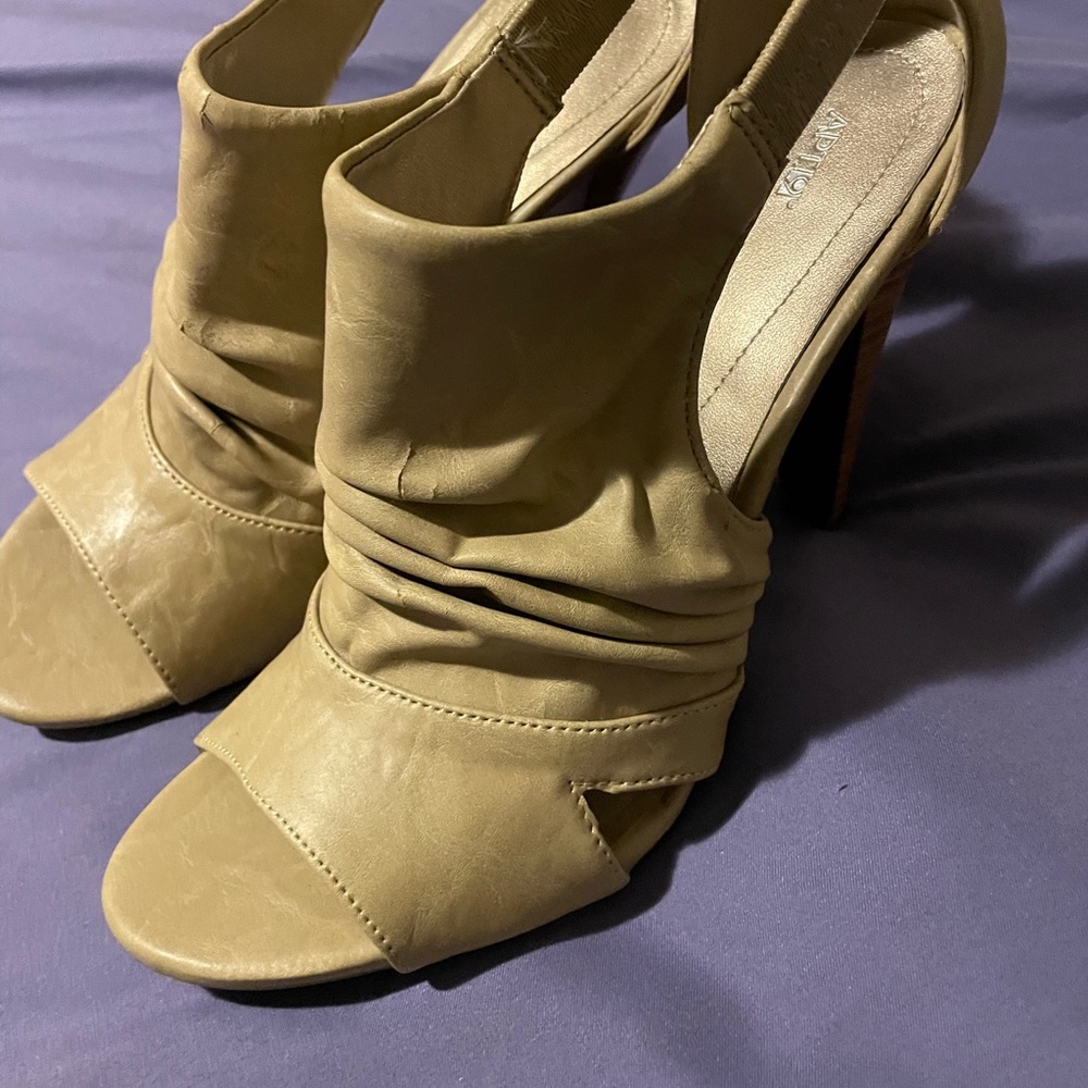 Apt 9 Heels